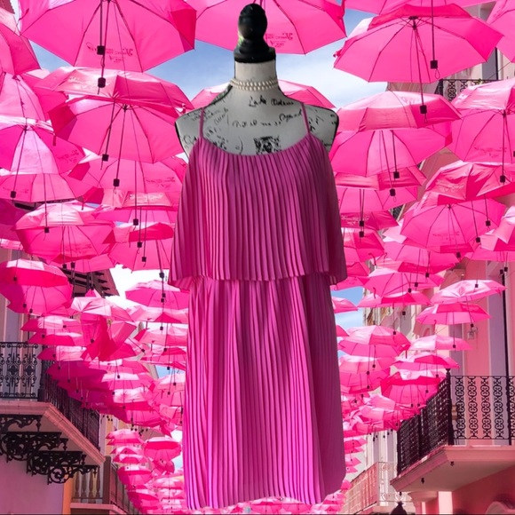 Pleated dress - Picture 3 of 10